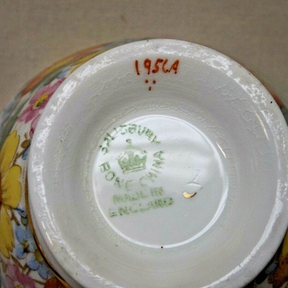 Salisbury Fine Bone China England Floral Footed Tea Cup and Saucer Pat. #1956A - Picture 13 of 14